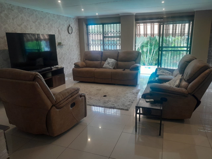 3 Bedroom Property for Sale in Safari Gardens North West